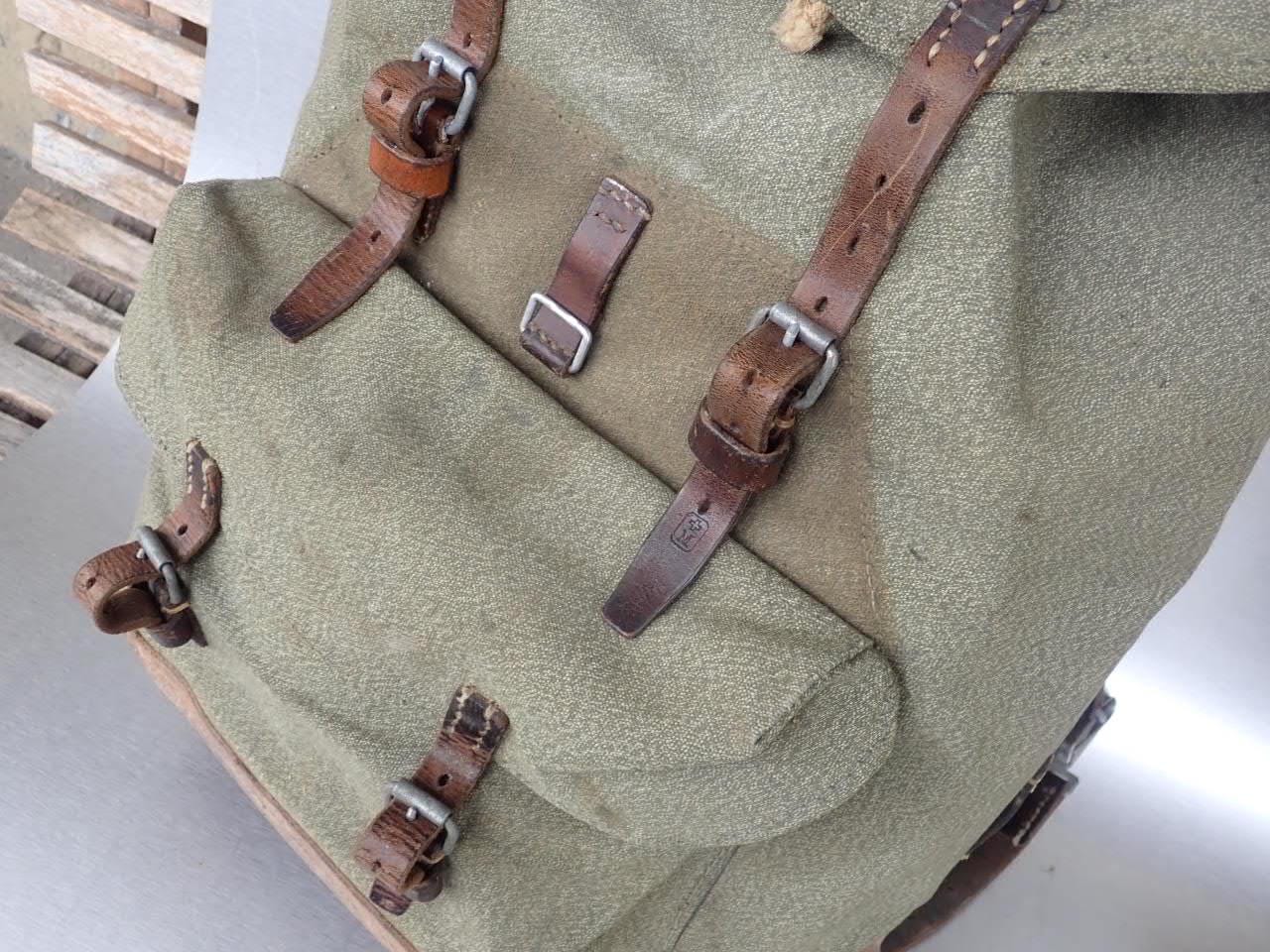1963 Vintage Swiss Army Backpack Swiss Leather Salt and Pepper Schweizer Armee Suisse Sac a Dos Canvas Cuir Leder Lin Hunt Hike Biker Teufen - Etsy 1963 Vintage Swiss Army Backpack Swiss Leather Salt and Pepper Schweizer Armee Suisse Sac a Dos Canvas Cuir Leder Lin Hunt Hike Biker Teufen - Etsy