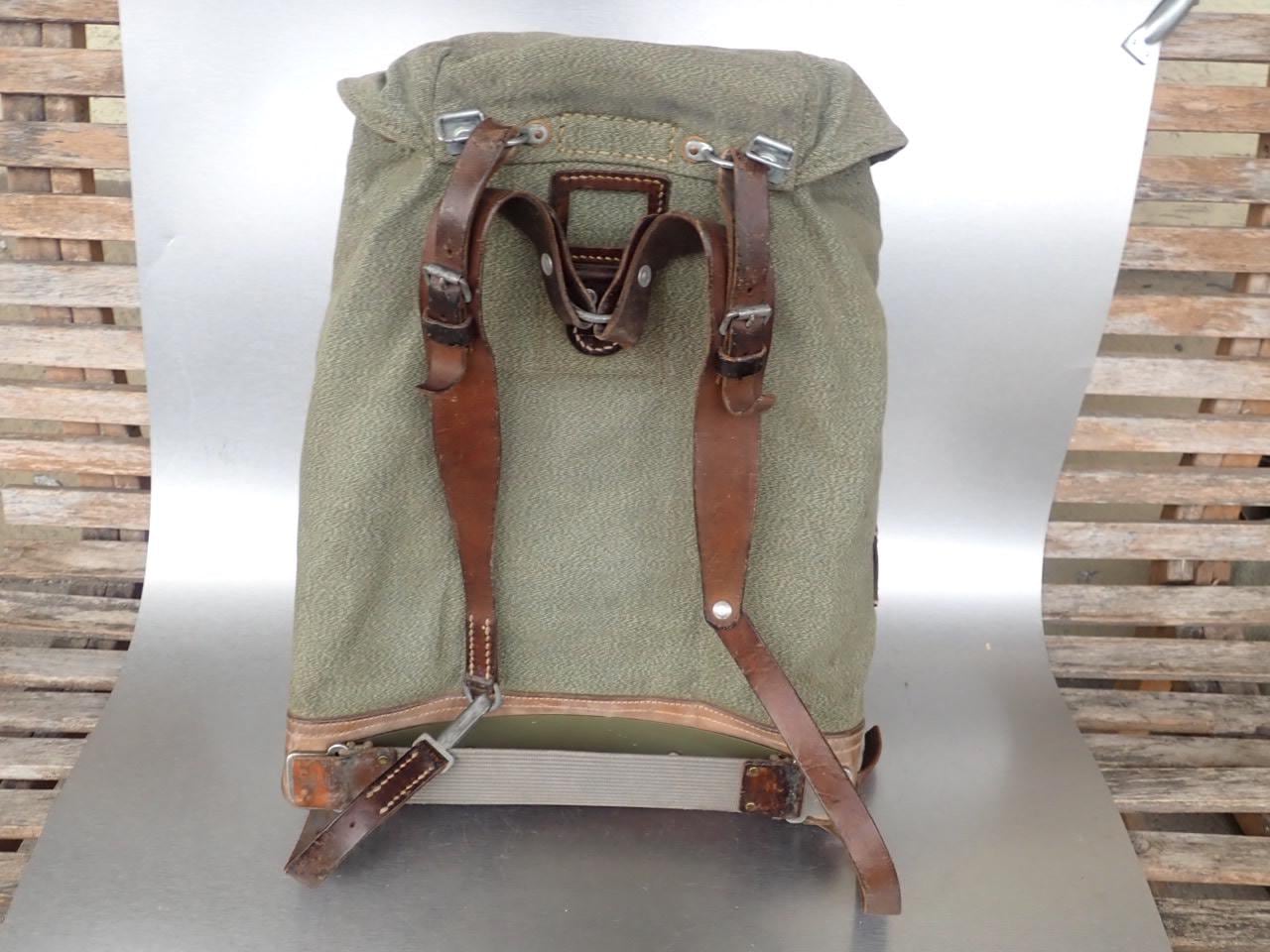 1963 Vintage Swiss Army Backpack Swiss Leather Salt and Pepper Schweizer  Armee Suisse Sac a Dos Canvas Cuir Leder Lin Hunt Hike Biker Teufen - Etsy