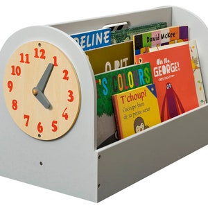 Caja de libros infantiles en madera gris de Tidy Books. Almacenamiento y exhibición de libros portátiles. 35x55x31cm