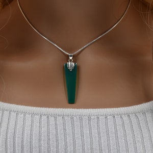Echte edelsteenhanger - uw keuze (groene onyx, zwarte onyx en tijgeroog)