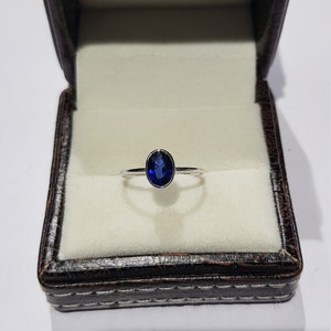 14k solid white gold natural oval shaped blue sapphire precious gemstone ring