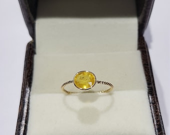 14k solider Gelbgold natürlicher ovaler gelber Saphir Edelsteinring