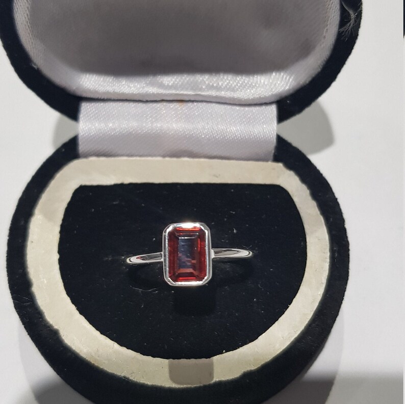 925 solid sterling silver rhodium plated natural emerald cut rectangular shaped garnet gemstone ring