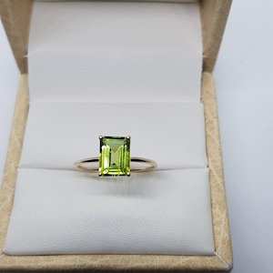 14k solid yellow gold natural AAA quality 6x8 mm emerald cut rectangular shaped peridot semi precious gemstone ring