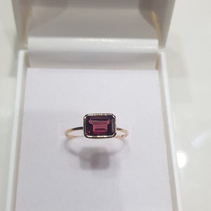 Garnet Ring / 14k Gold Garnet Ring / January Birthstone Ring / Dainty Garnet Ring / Stackable Garnet Ring  / Ring For Her / Gift For Her