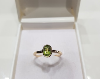 Anello in oro 14k con peridoto, pietra portafortuna di agosto, delicato anello impilabile