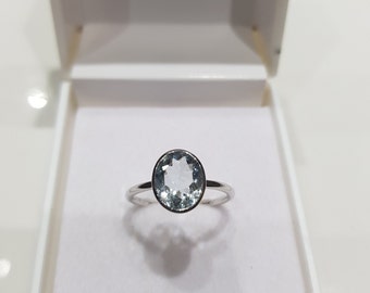 Aquamarin Ring / Gold Aquamarin Ring / März Geburtsstein Ring / Aquamarin Ring / Stapelbarer Aquamarin Ring / Ring für Sie