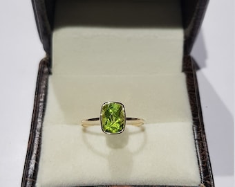 Peridot Ring / 14k Gold Peridot Ring / August Birthstone Ring / Dainty Peridot Ring / Stackable Peridot Ring / Ring For Her / Gift For Her