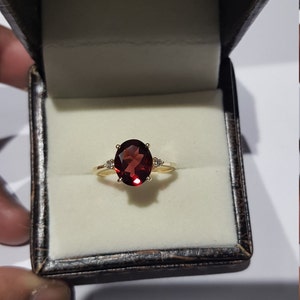 Anello con pietra preziosa semipreziosa di granato ovale naturale di qualità AAA in oro giallo massiccio 14k e anello con diamanti naturali a taglio brillante rotondo