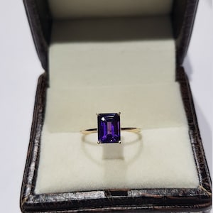 14k solid yellow gold natural AAA quality emerald cut rectangular shaped amethyst gemstones ring