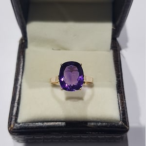 14k solid yellow gold natural AAA quality cushion cut shaped Amethyst gemstone ring