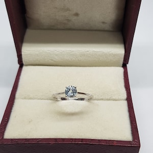 Aquamarine Ring / 14k Gold Aquamarine Ring / Solitaire Aquamarine Ring / March Birthstone Ring / Dainty Aquamarine Ring/Stackable Aquamarine
