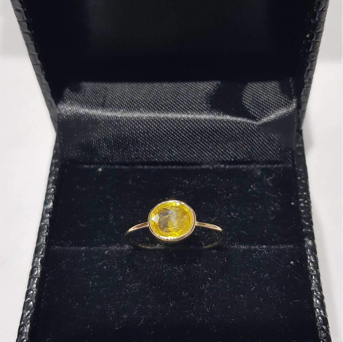 14k solid yellow gold natural oval shaped yellow sapphire precious gemstone ring