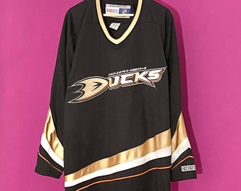  Mighty Ducks Jersey #96Charlie Conway: #99 Adam Banks 90s Movie  Ice Hockey Jersey for Halloween Hip Hop Sports Party Clothing : Clothing