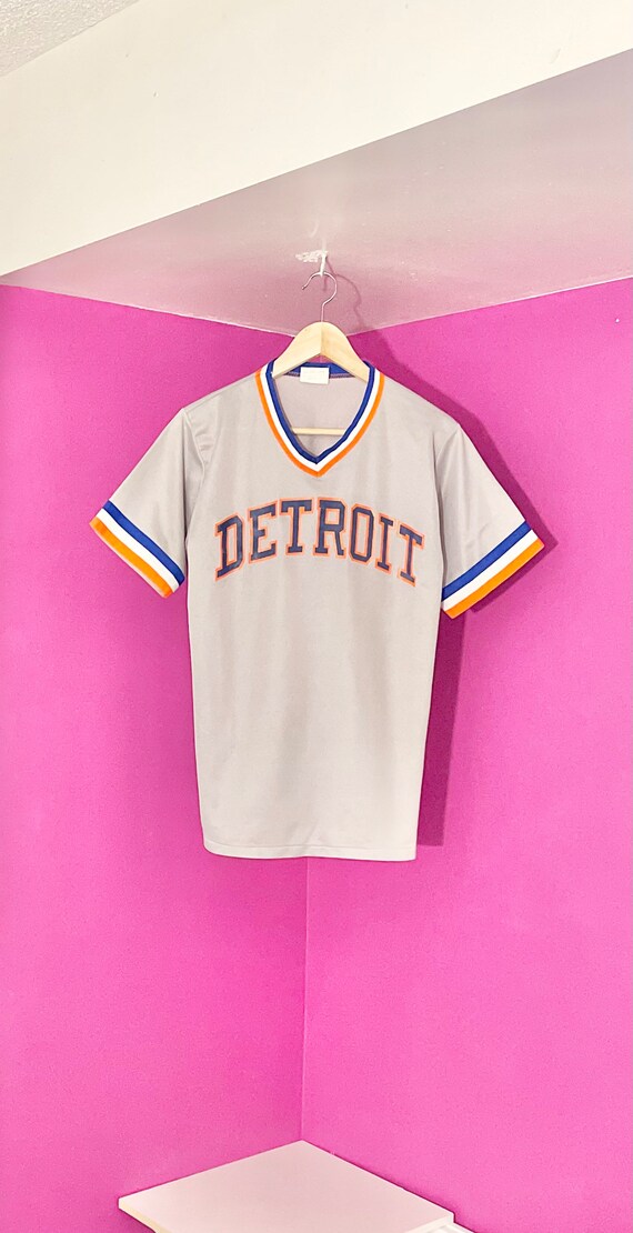 Detroit tigers hotsell retro jersey
