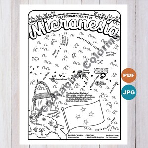 Puede incluir: Página para colorear en blanco y negro de los Estados Federados de Micronesia, con un mapa con islas, océano y una bandera. Incluye etiquetas de texto para estados, ciudades y características geográficas. También incluye el texto "Practicing Colors".