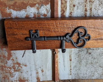 Beautifully Rustic Rack/Cast Iron Key Rack on Beautiful Barn Wood /Barn Wood Key Rack/Coat Rack/Jewelry Holder/Hat Rack/Approx. 4 x 12 x 2