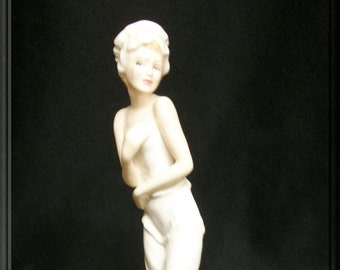 ROYAL DOULTON Modesty Figurine HN2744 - Retired 1991