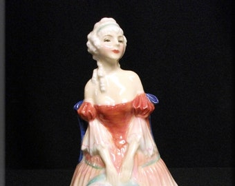 ROYAL DOULTON Veronica HN1915 - Retired 1949 - Harradine Classics Series