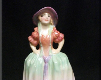 ROYAL DOULTON Patricia M7 - Retired 1945 - Miniatures Series