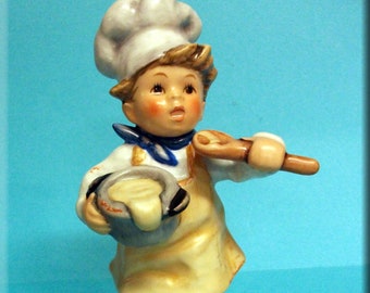 HUMMEL In The Kitchen 2034 - Trademark 8 Millennium First Issue NIB