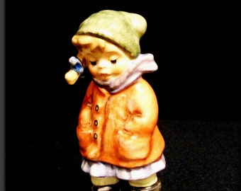 HUMMEL All Bundled Up 2221 - Trademark 8 Snowflake Back Stamp - Seasonal Series - Boxed
