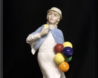 ROYAL DOULTON Covent Garden HN2857 - Retired 1990 - Reflections Series