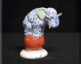 HEREND Dancing Elephant  5245 - Blue Fishnet - Safari Collection