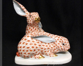 HEREND Rabbit Pair on Base 5269 - Rust Fishnet - Bunny Collection