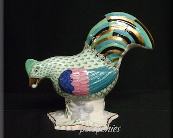 HEREND Rooster with Pea 5016 - Green Fishnet - Farmyard Collection