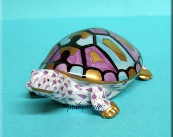 HEREND Turtle 15302 - Lavender Fishnet - Meadow Collection
