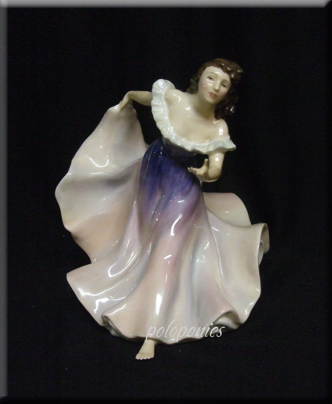 ROYAL DOULTON Gypsy Dance HN2157 With Arm Extended Dance Theme Series