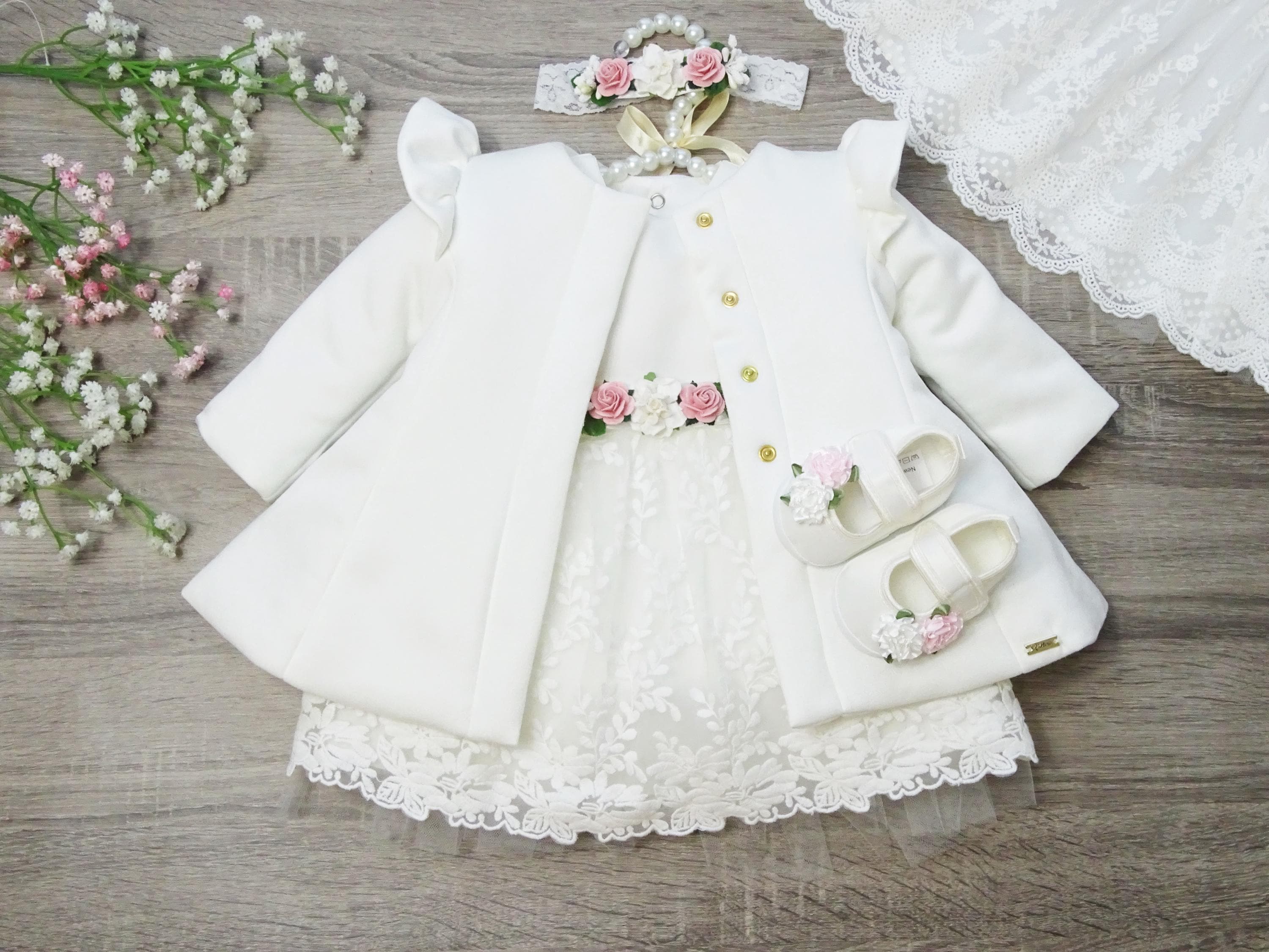 Robe De Baptême Blanche Avec Chapeau - Fille 0-6 Mois - Occasion Très Bon État