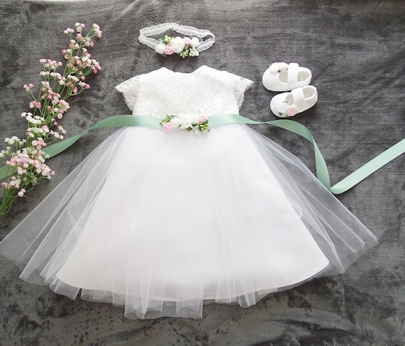 green emerald velvet dress Amazon.com: Baby Girl Christening Baptism Lace Dress Princess Bowknot  Wedding Pageant Party Embroidery Formal (Green, 4-5 Years) : Clothing,  Shoes & Jewelry