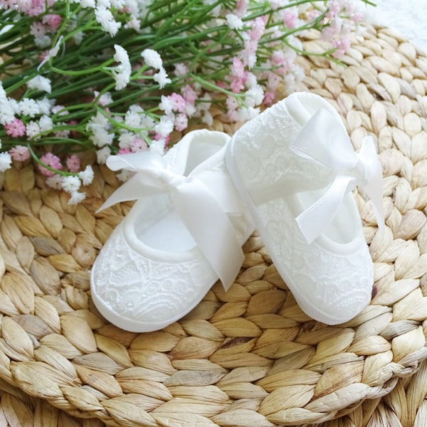 Ecru lace baby girl shoes, baptism baby girl shoes, toddler shoes , wedding baby girl shoes, christening baby girl shoes