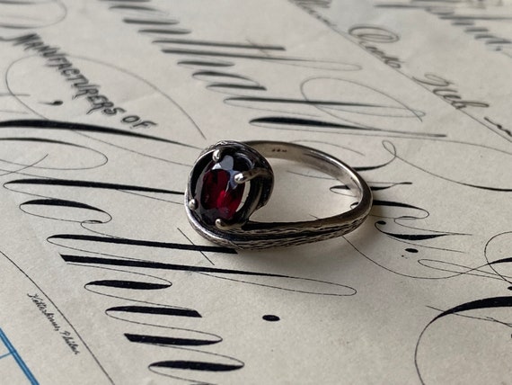 Vintage Red Amethyst Swirl sterling ring - image 2