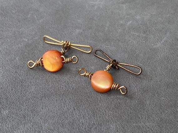 Vintage gold filled wire wrapped ORANGE SHELL cuf… - image 5