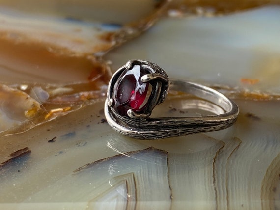 Vintage Red Amethyst Swirl sterling ring - image 7