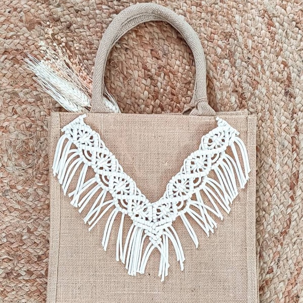 Sac en jute avec détail en macramé