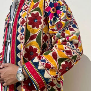 Unisex Quiltad flerfärgad blommig broderad dusterkappa med sherpafleecefoder / boho discojacka / unik festivalbohokappa bild 2