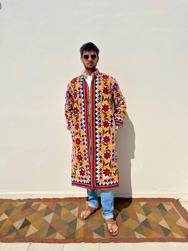 Unisex Quiltad flerfärgad blommig broderad dusterkappa med sherpafleecefoder / boho discojacka / unik festivalbohokappa bild 1