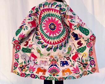 Abrigo bordado para mujer, chaqueta hecha a mano, abrigo boho, chaqueta de festival, abrigo acolchado patchwork, abrigo multicolor floral, pavos reales, vibrante