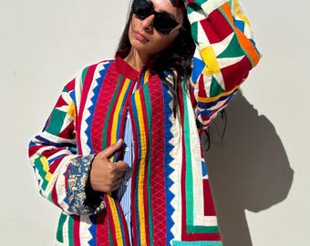 Chaqueta unisex de patchwork / Abrigo de tapiz banjara reciclado / Chaqueta bohemia bordada a mano / Chaqueta tribal vintage / Chaqueta bohemia chic para festivales