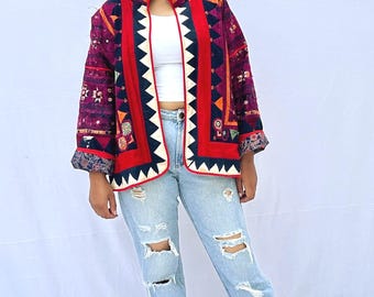 Chaqueta holgada geométrica única bordada para mujer, chaqueta boho chic para festivales, chaquetas de trabajo acolchadas multicolores de patchwork para temporada.