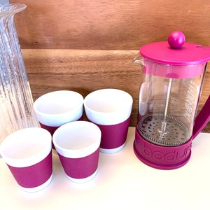 Magenta Bodum Brazil French Press 34-Ounce 8-Cup Coffee Maker, PLUS Two 3&quot; Canteen Double Walled Cups & Two 4&quot; Canteen Double Walled Cups