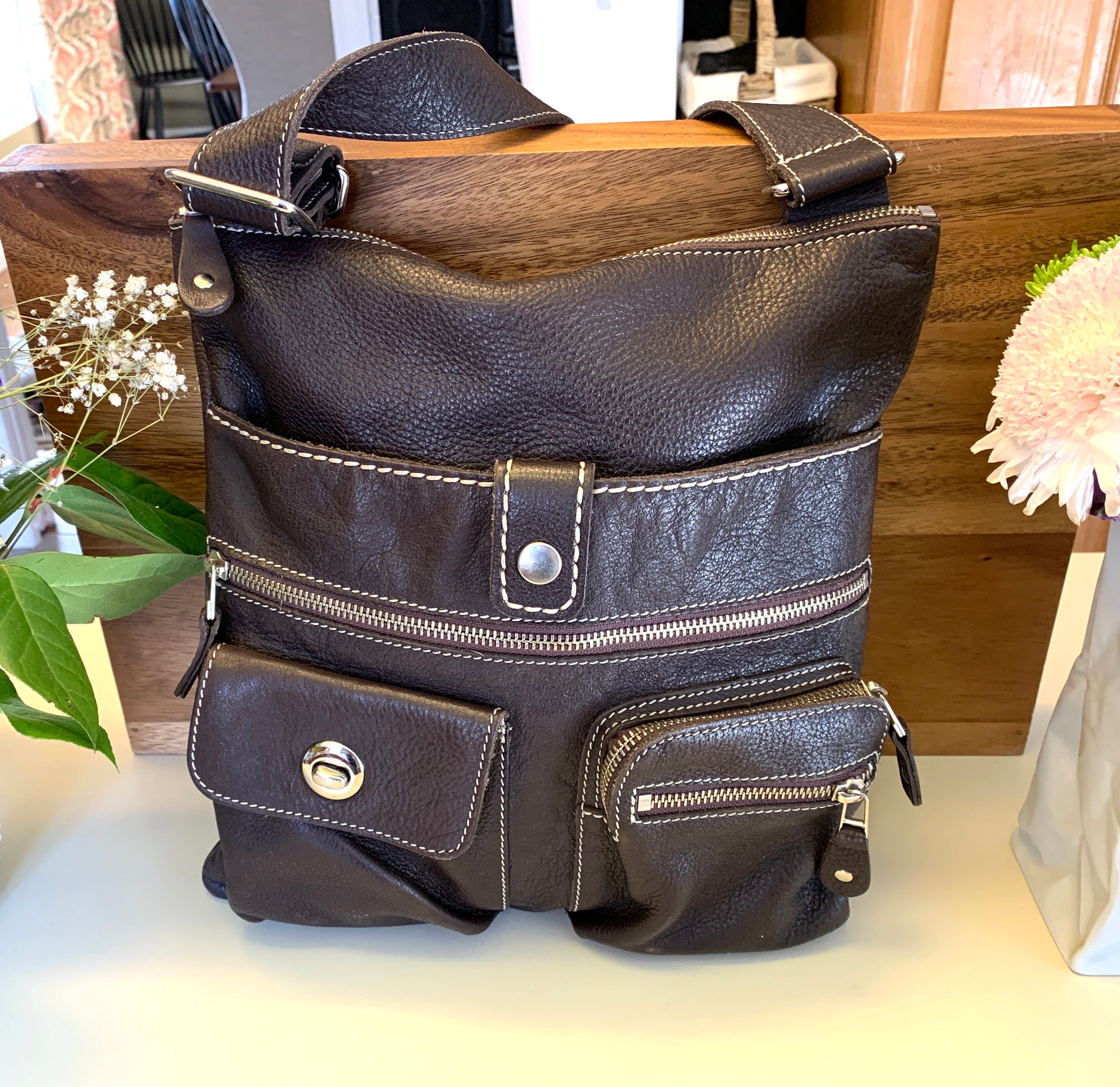 ROOTS Brown Leather Venetian Village Flat Bag Medium Adjustable
