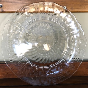 ONE IITTALA Nuutajarvi FLORA Crystal 15" Torte Plate / Platter, Oiva Toikka, Finland Asymmetrical Border, Two Available