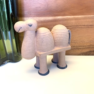LISA LARSON Camel (Kamel), Jura Series, 1971- 1977, Repaired Leg, Larson Sweet Charismatic Camel, Sweden