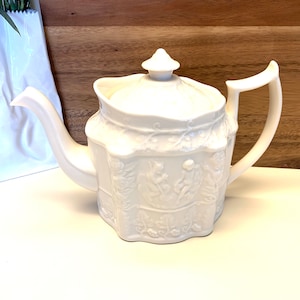 I GODINGER & CO Four Cup Teapot, Embossed Roses, Grapes, Cherubs, Cream Colour