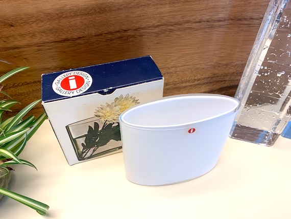 OVALIS Opal Vase by Tapio Wirkkala、ギャラリーデザイン